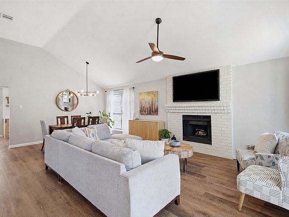 2nd image of 7606 Beverly Dr