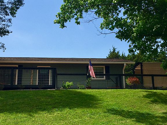 Beautifully Renovated In/Out