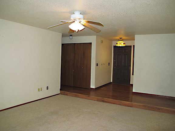 3rd image of 601 NW Ensign Dr