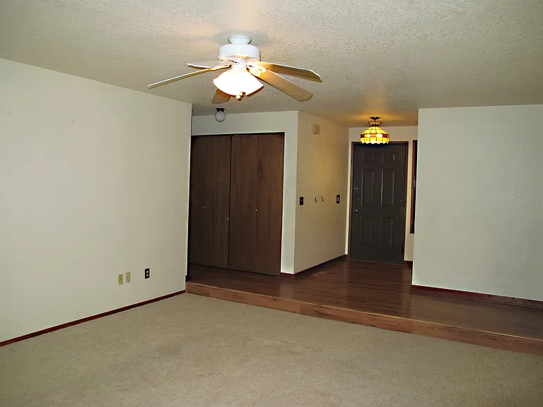 601 NW Ensign Dr — Photo 3