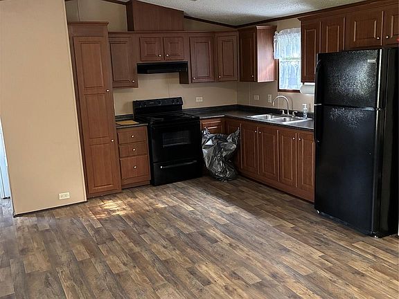 5th image of 112 Strawberry Ln