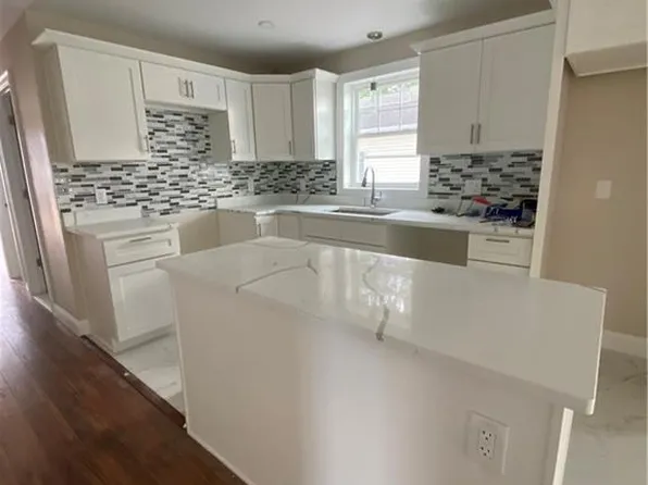 4 Halton St, Providence, RI 02907