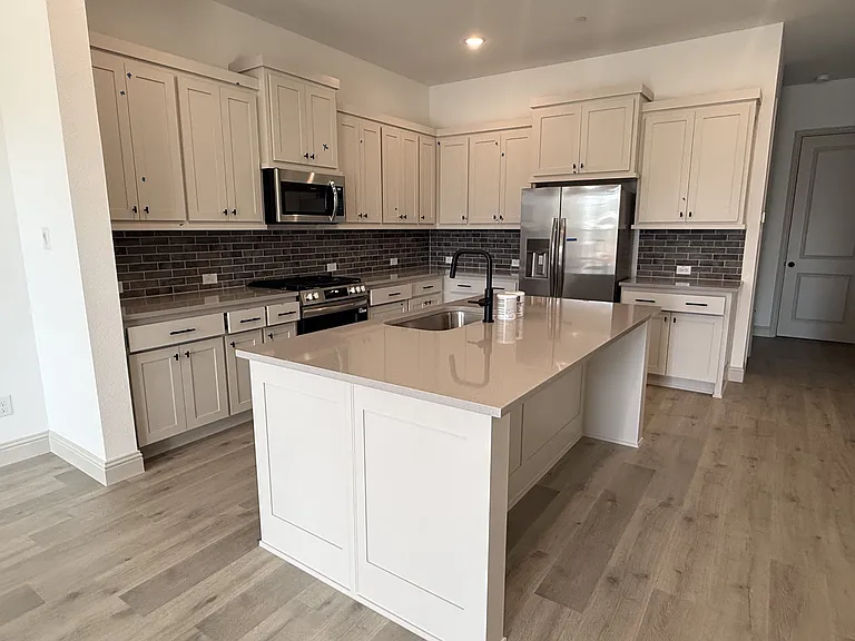 15832 Millwood Trl — Photo 3