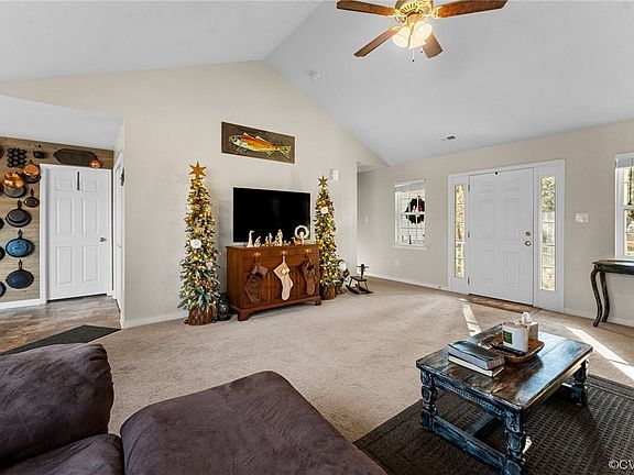 5th image of 154 Moncuin Ct