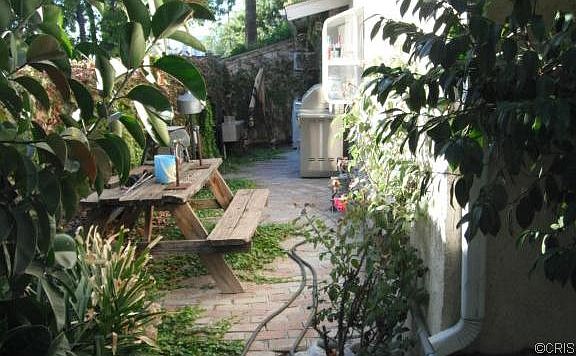 5th image of 20706 Clarendon St