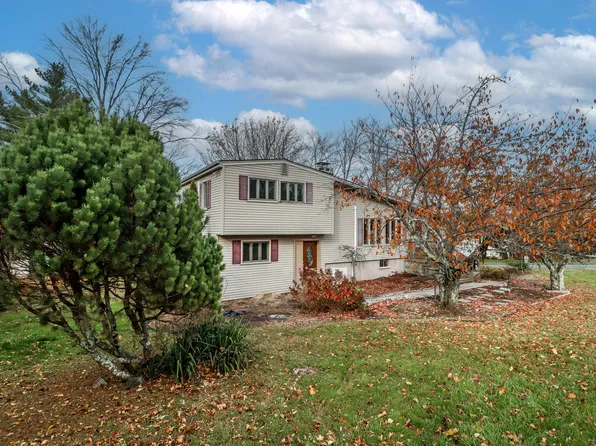 70 Possum Drive, New Fairfield, CT 06812