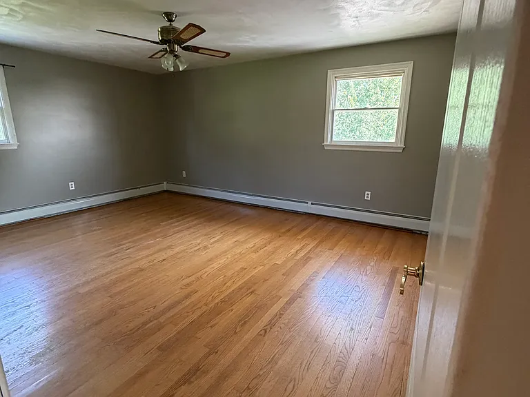818 Griffin Pond Rd — Photo 9