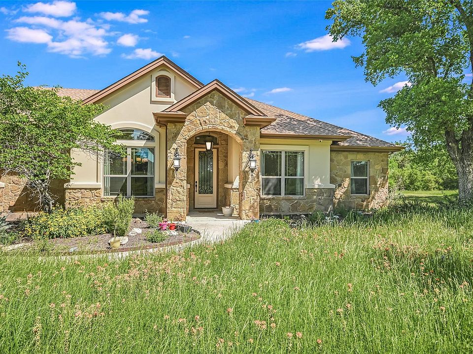 1st image of 330 Woodland Oaks Trl