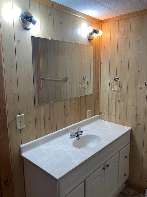 402 E 24th St - 402 E... — Photo 3