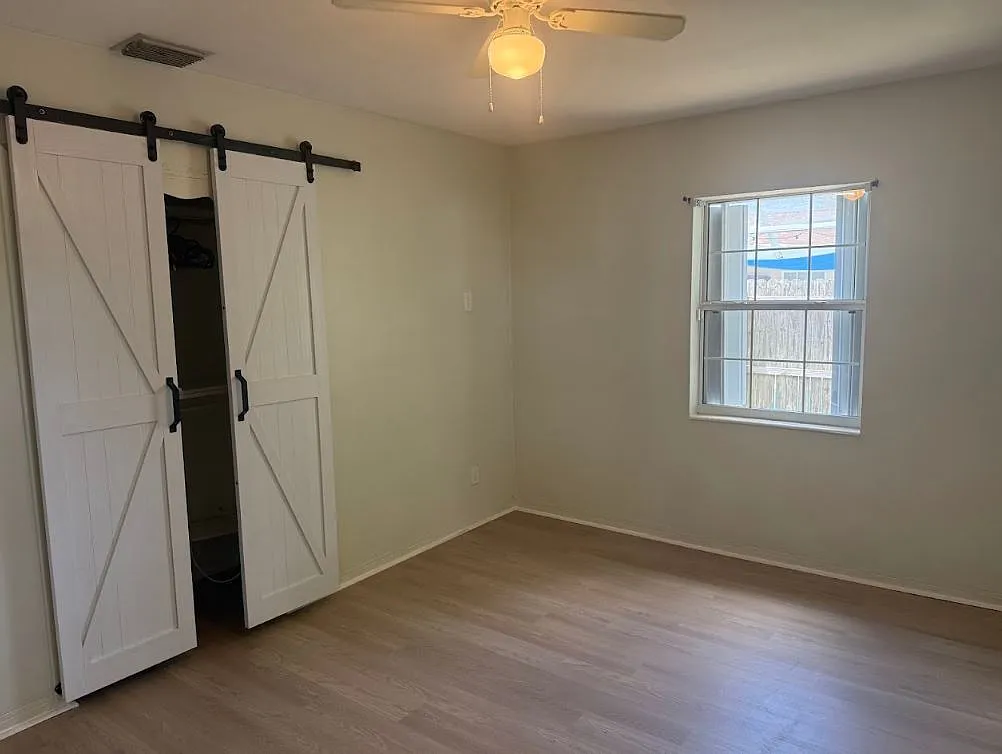 2 bed, 1105 sqft, $3,000 — Photo 4