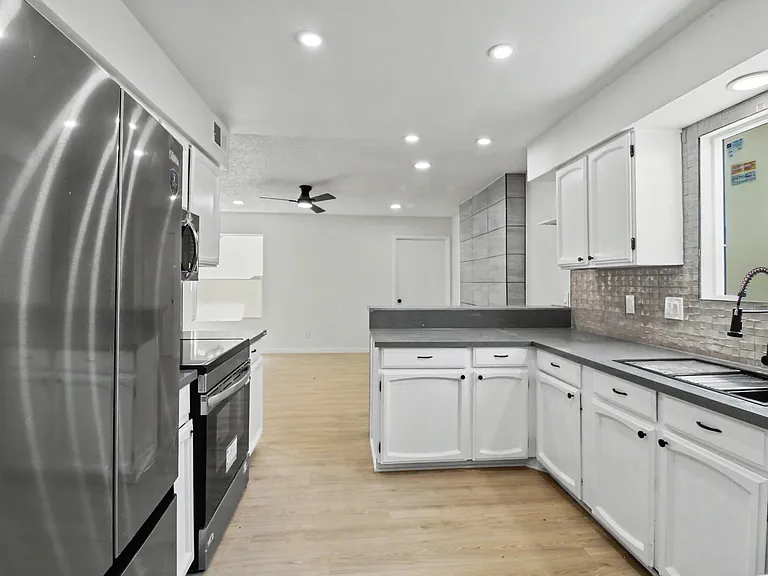 6325 Christy Ave NE — Photo 7