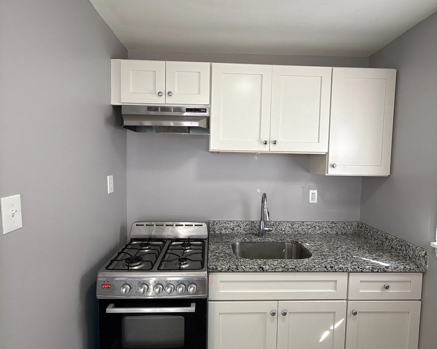 2 bed, 650 sqft, $1,049 — Photo 1