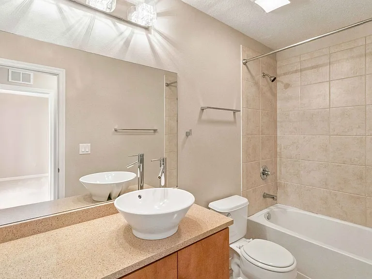 2947 Royal Tuscan Ln — Photo 10