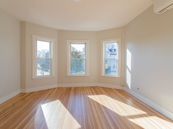 18 Fitzhenry Sq APT 9
