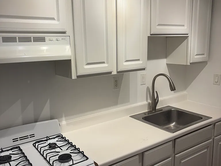 1525 12th St NW #203 — Photo 9