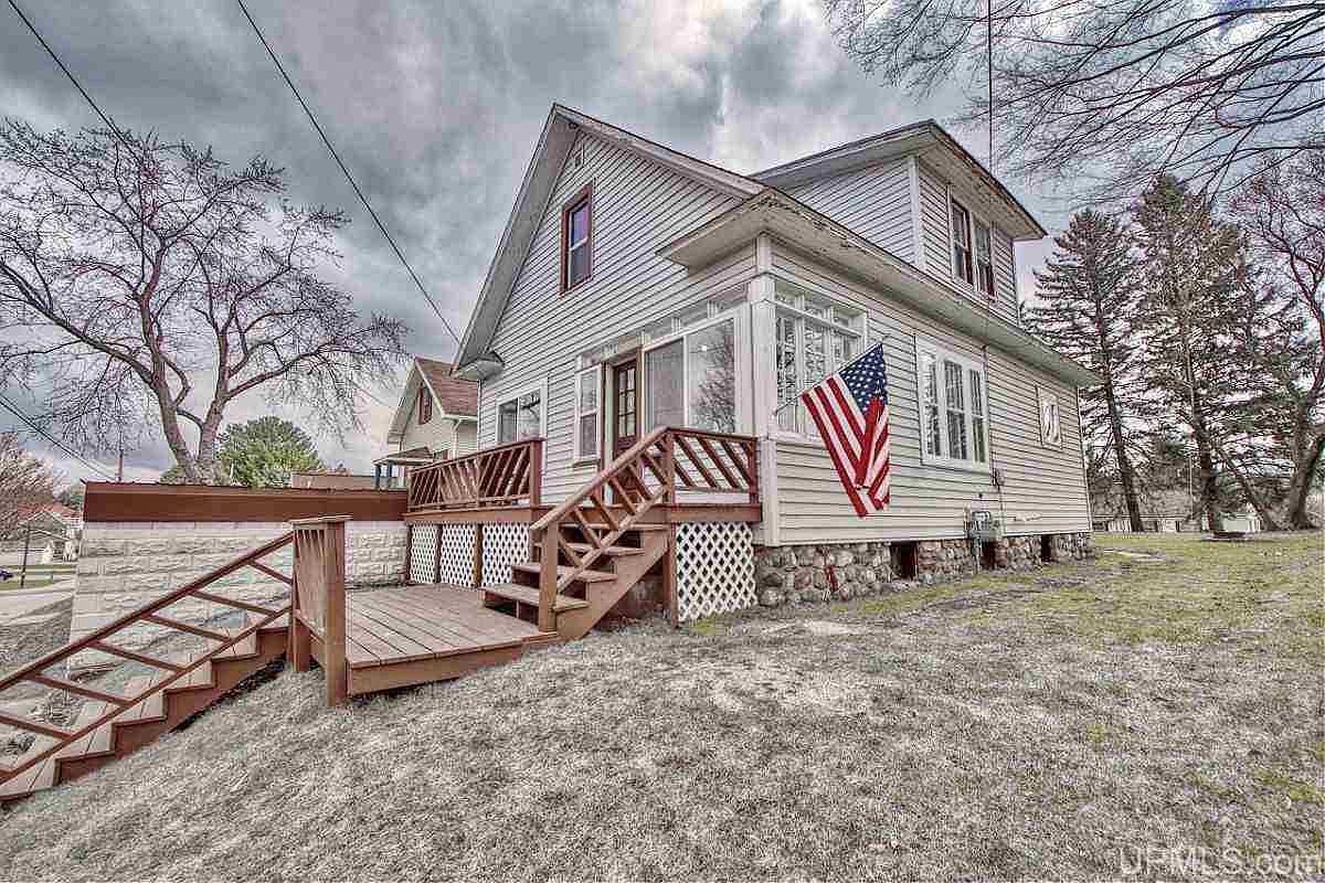 609 E Grant St, Iron Mountain, MI 49801 Zillow