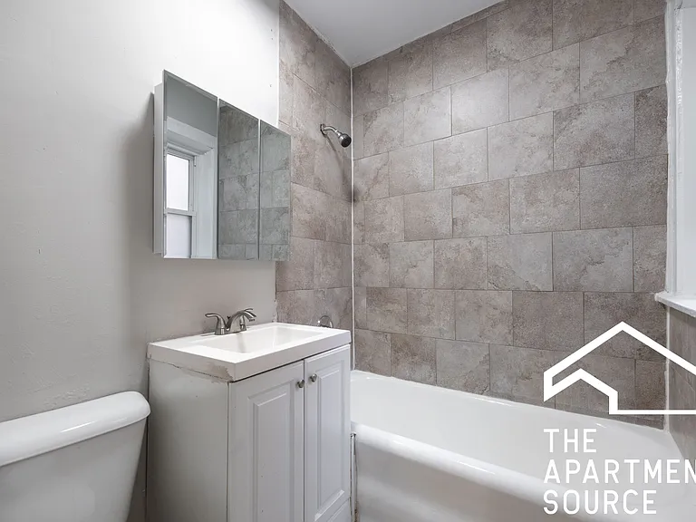 6304 N Oakley Ave #1 — Photo 8