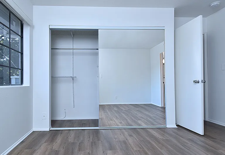 4235 Whitsett Ave #201 — Photo 38