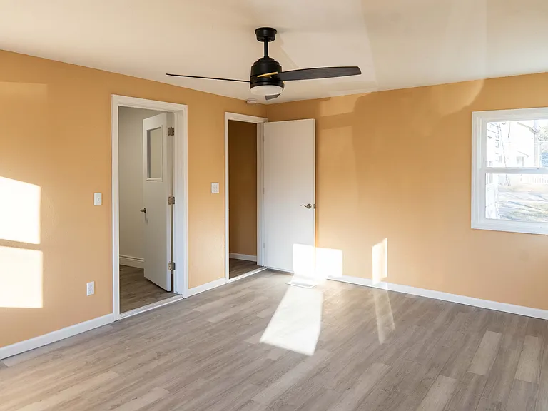 34 Budlong St #1 — Photo 10