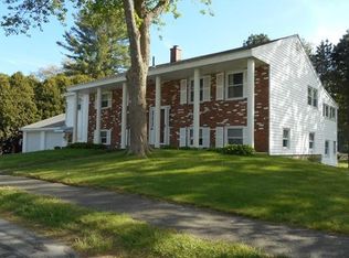 8 Walker Rd, Beverly, MA 01915