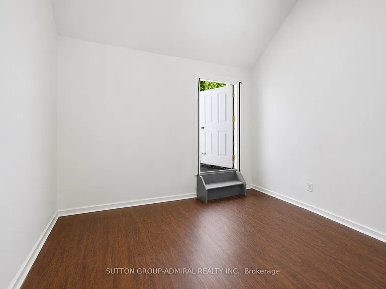 193 1/2 Baldwin St — Photo 16