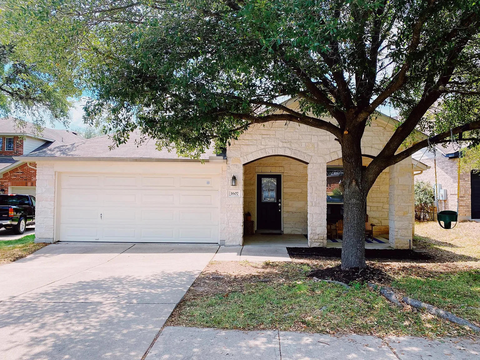 1607 Melissa Oaks Ln — Photo 1