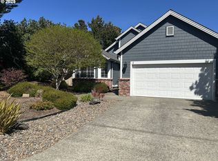 15 Mariners Ln, Florence, OR 97439