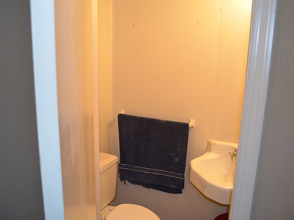 3rd image of 2009 S Claremont Ave