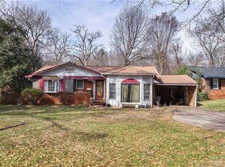 3710 Sargeant Dr, Charlotte, NC 28217