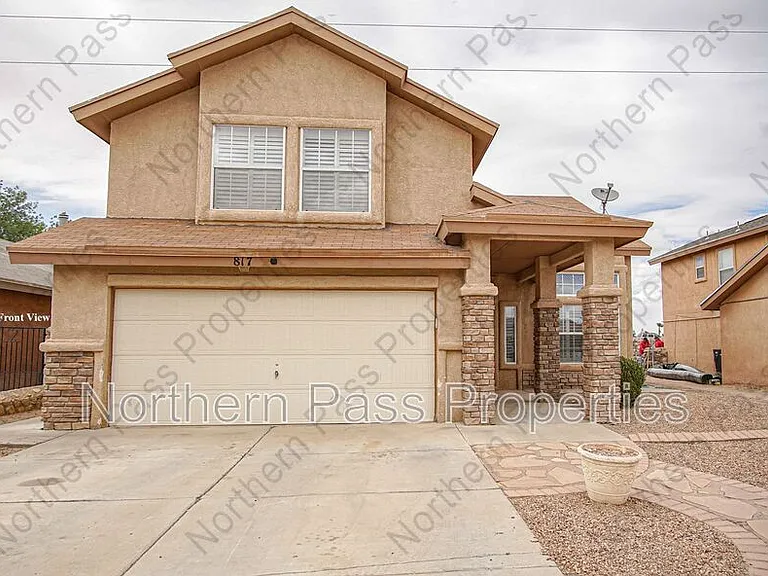 817 Dakota River Ave — Photo 1