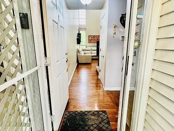 3rd image of 107 Pembroke Cir #107