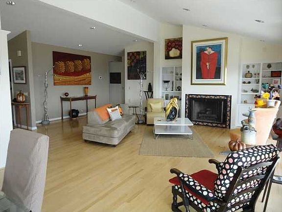 4th image of 200 N Palisades Dr