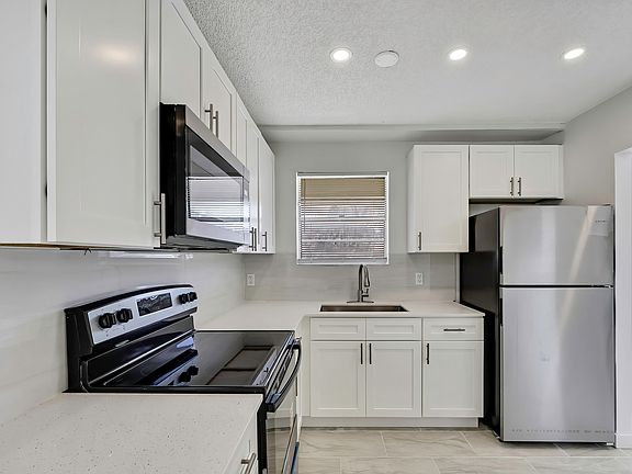 5th image of 10931 W Tidewater Cir #10981
