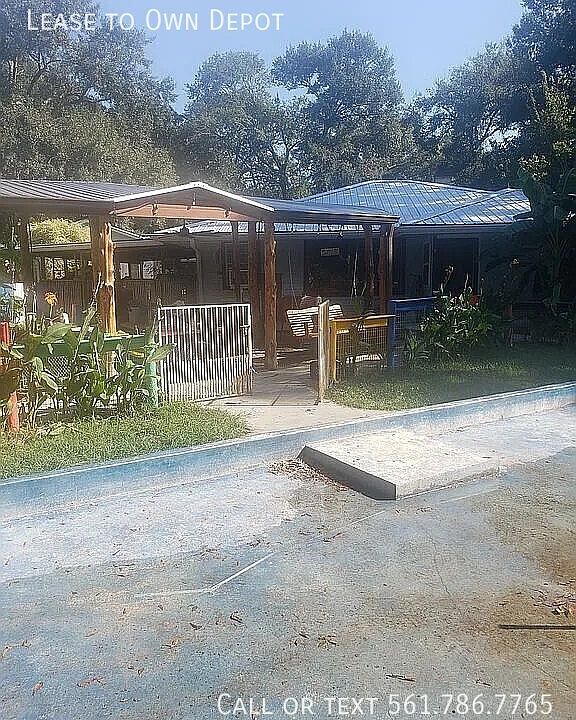 1st image of 13 Emerald Ln