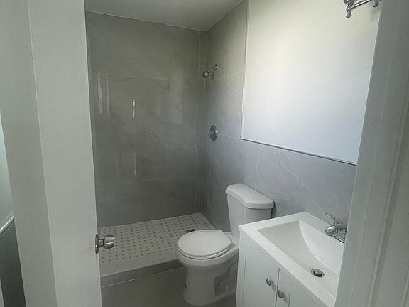 2nd image of 6130 SW 44th St