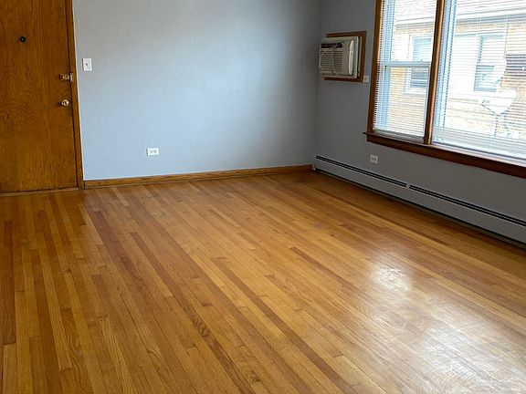 2nd image of 1915 S Harlem Ave APT 1E