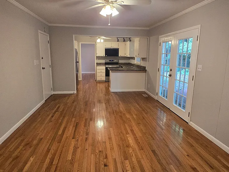 2902 Highbrook Ct — Photo 11