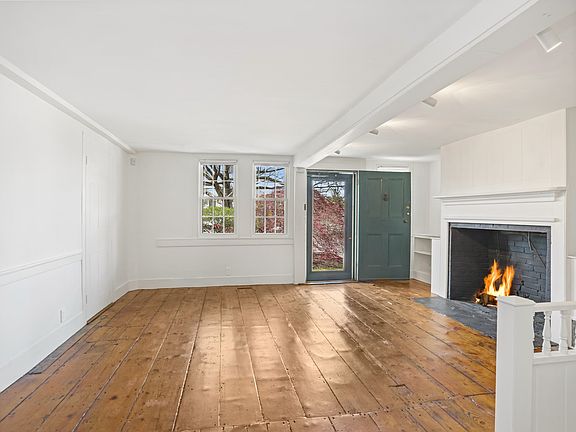 3rd image of 168 Rowayton Ave #A
