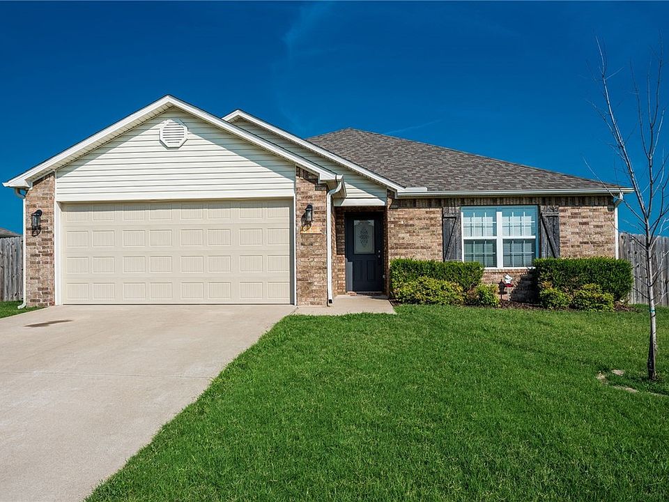 1st image of 861 Meadowridge Ct