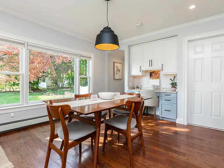 18 Highland Ave — Photo 3