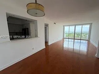5600 Condo — Photo 1