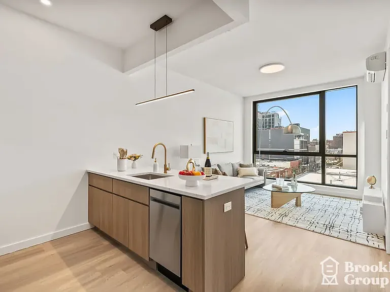 556 Baltic St #901 — Photo 3