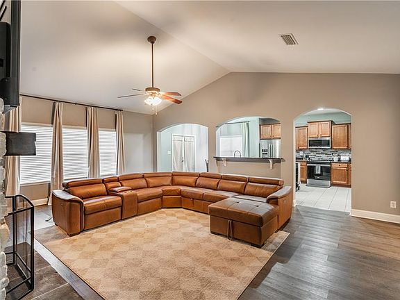 3rd image of 3739 Whitestone Dr