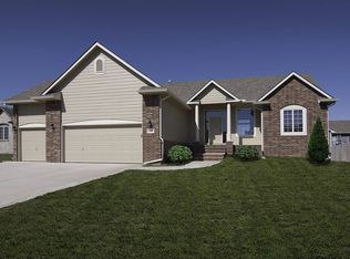 2933 N Parkdale Ct, Wichita, KS 67205