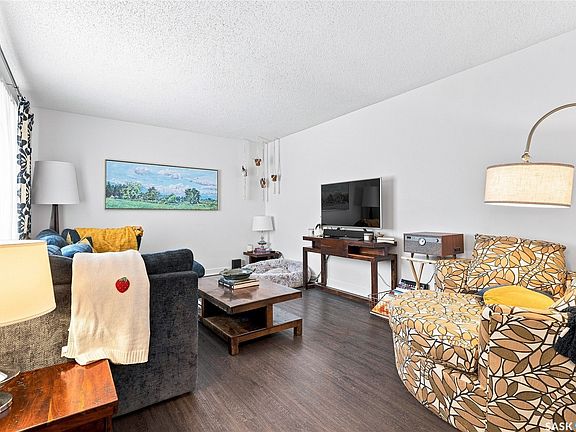 3rd image of 301 CASCADE Street