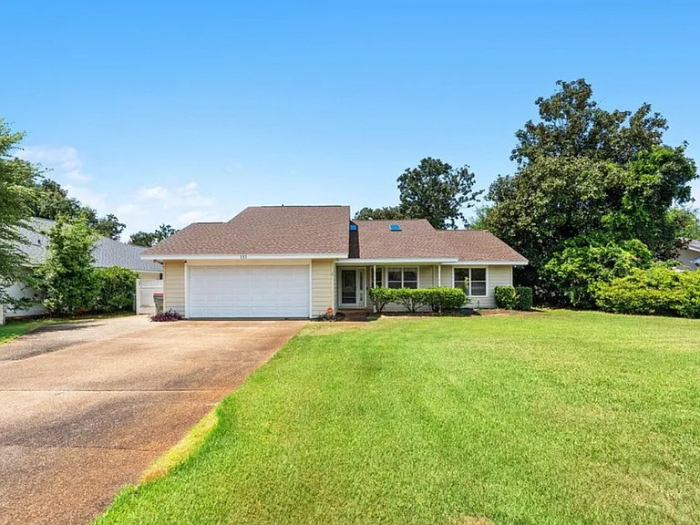 151 Marlin Cir — Photo 1