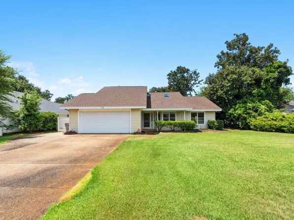 151 Marlin Cir, Panama City Beach, FL 32408