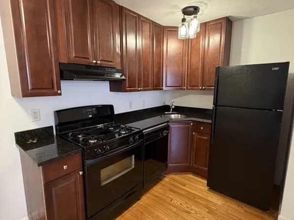 149 Endicott St APT 2, Boston, MA 02113