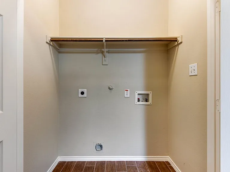 1443 Ravenwood Dr — Photo 20