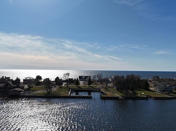 846 S Lakeshore Dr N, Ludington, MI 49431